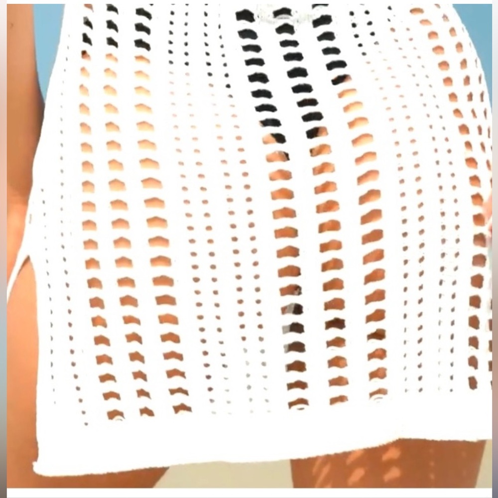 White Hollow-Out Slit Crochet Swimsuit Cover-Up, Lady’s Brand New. - Picture 6 of 7